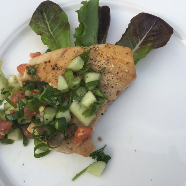WWDI-Rezept der Woche Gegrilltes Thunfischsteak -mit Gurken-Tomaten-Tapenade